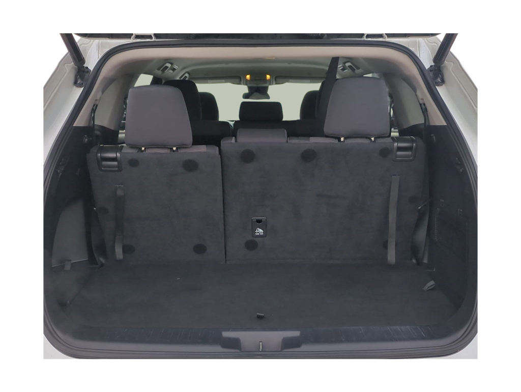 Thumbnail: 2023 Toyota Highlander - 17