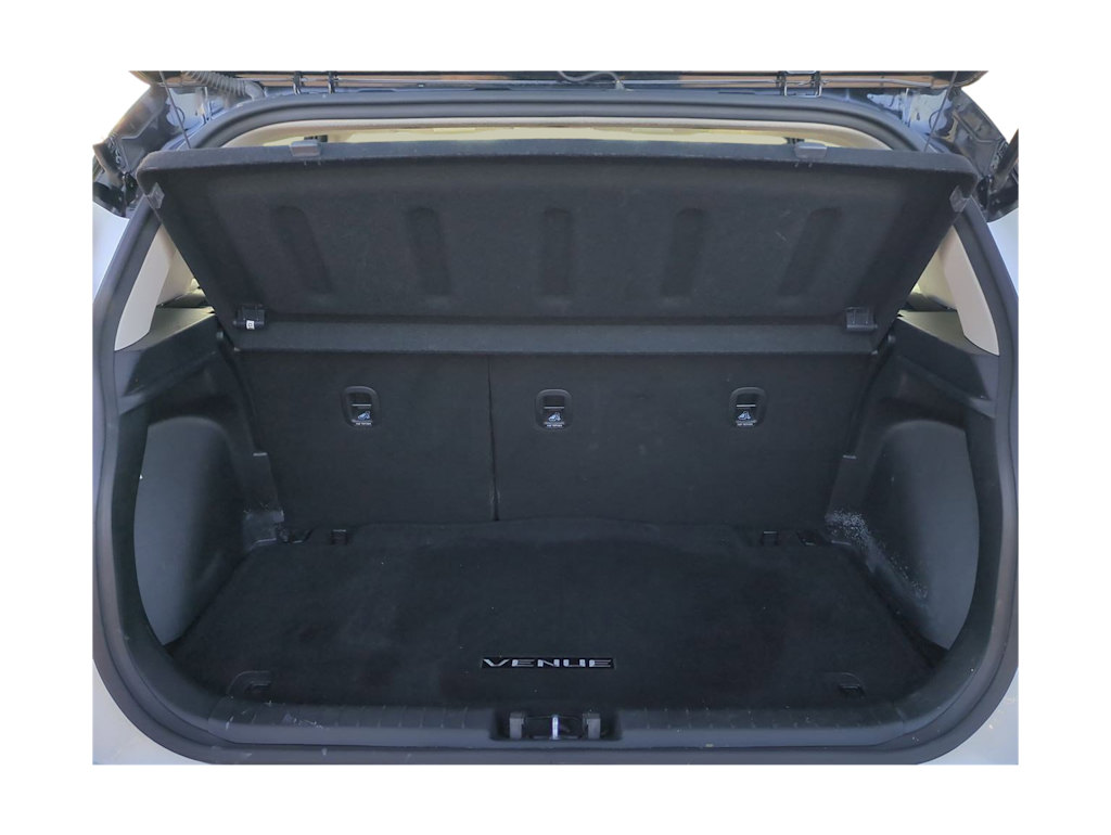 Thumbnail: 2023 Hyundai Venue - 18