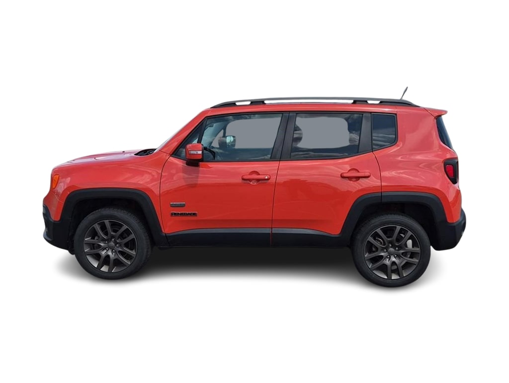 Thumbnail: 2016 Jeep Renegade - 3