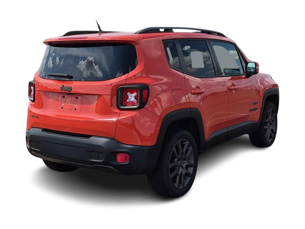 Thumbnail: 2016 Jeep Renegade - 21