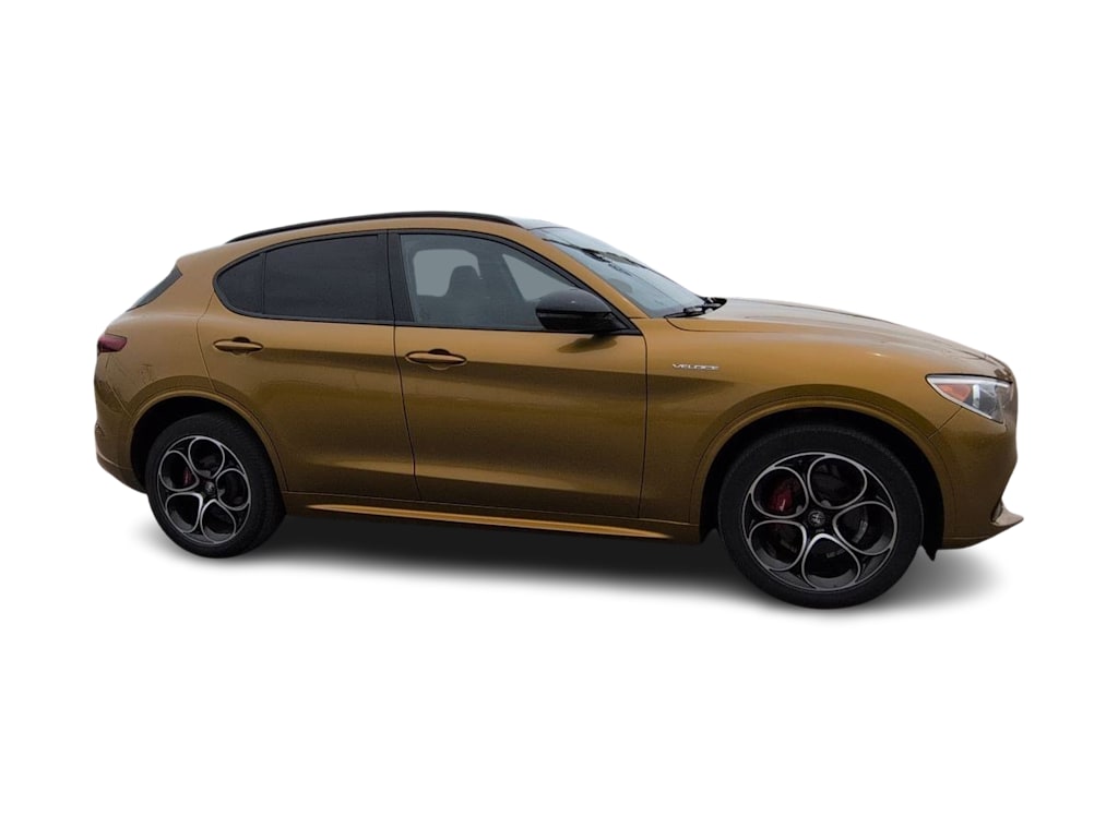 Thumbnail: 2023 Alfa Romeo Stelvio - 21