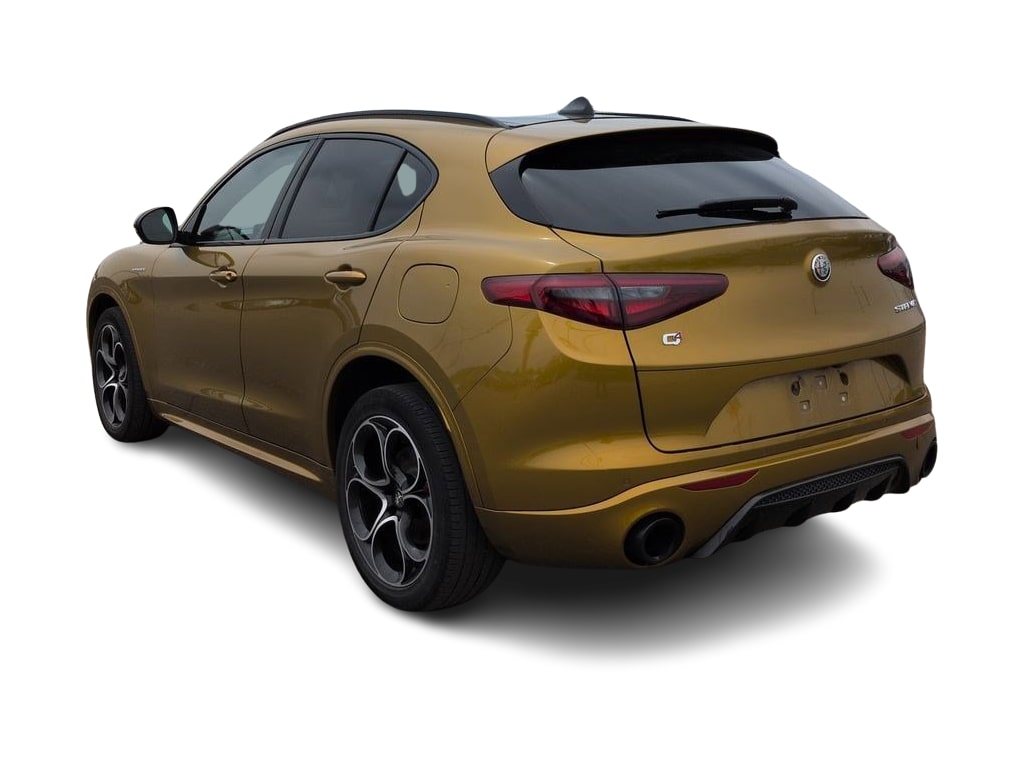 Thumbnail: 2023 Alfa Romeo Stelvio - 4