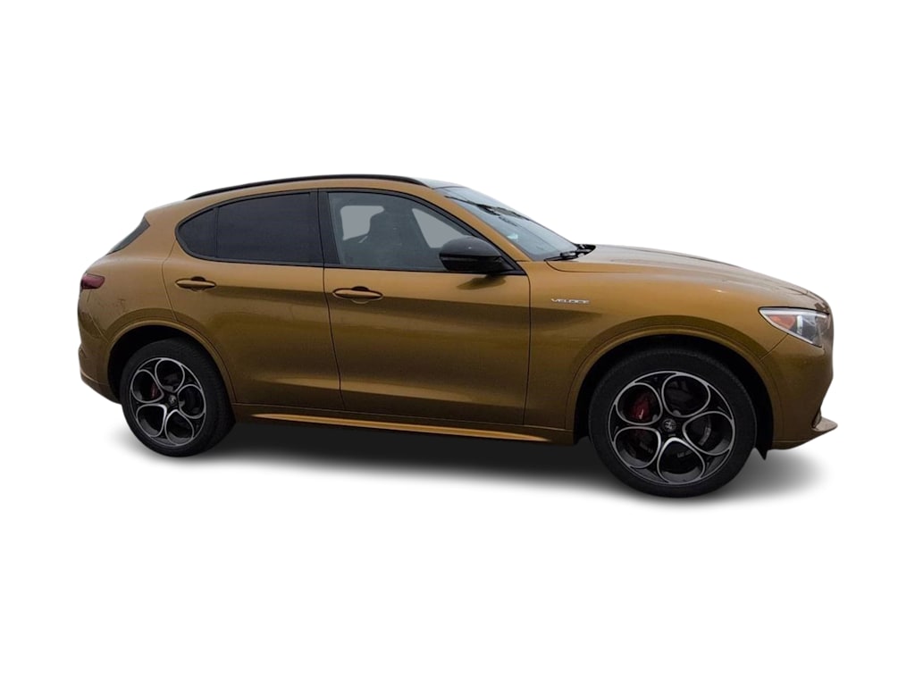 Thumbnail: 2023 Alfa Romeo Stelvio - 22