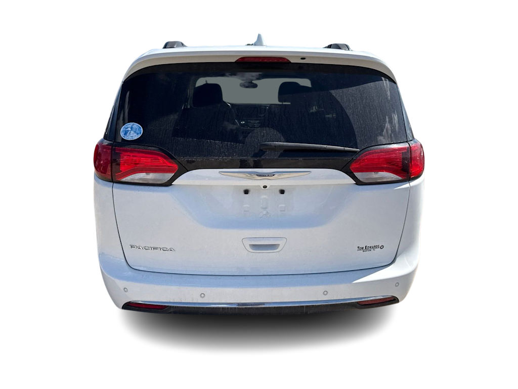 Thumbnail: 2017 Chrysler Pacifica - 5