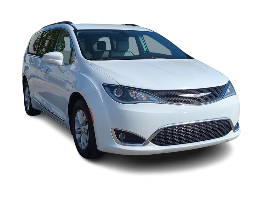 Thumbnail: 2017 Chrysler Pacifica - 21