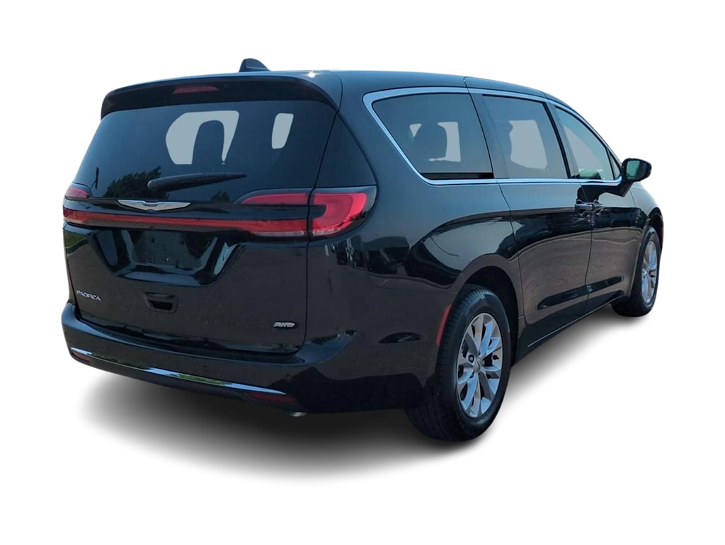 Thumbnail: 2024 Chrysler Pacifica - 18