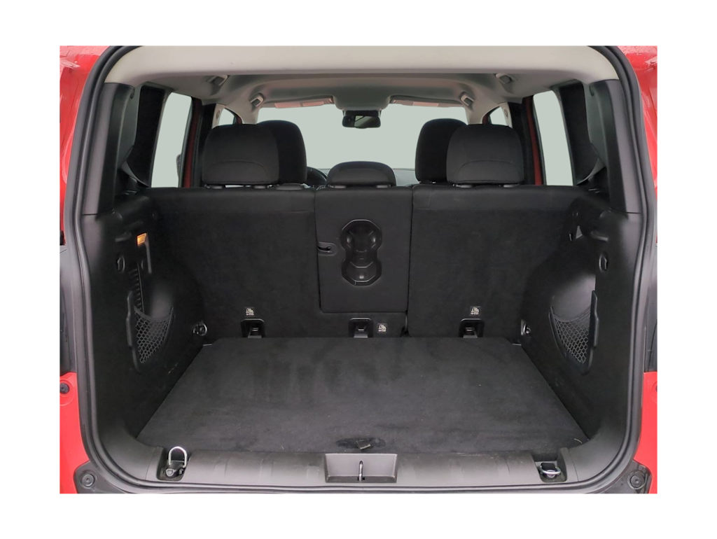 Thumbnail: 2018 Jeep Renegade - 17