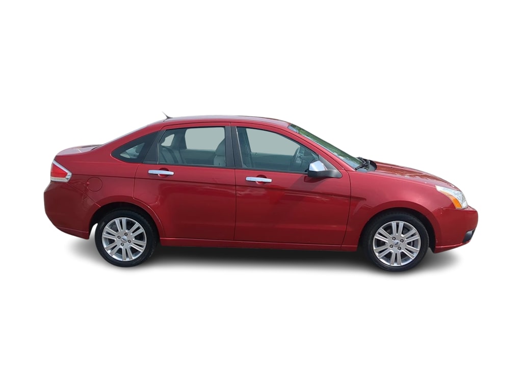Thumbnail: 2010 Ford Focus - 21