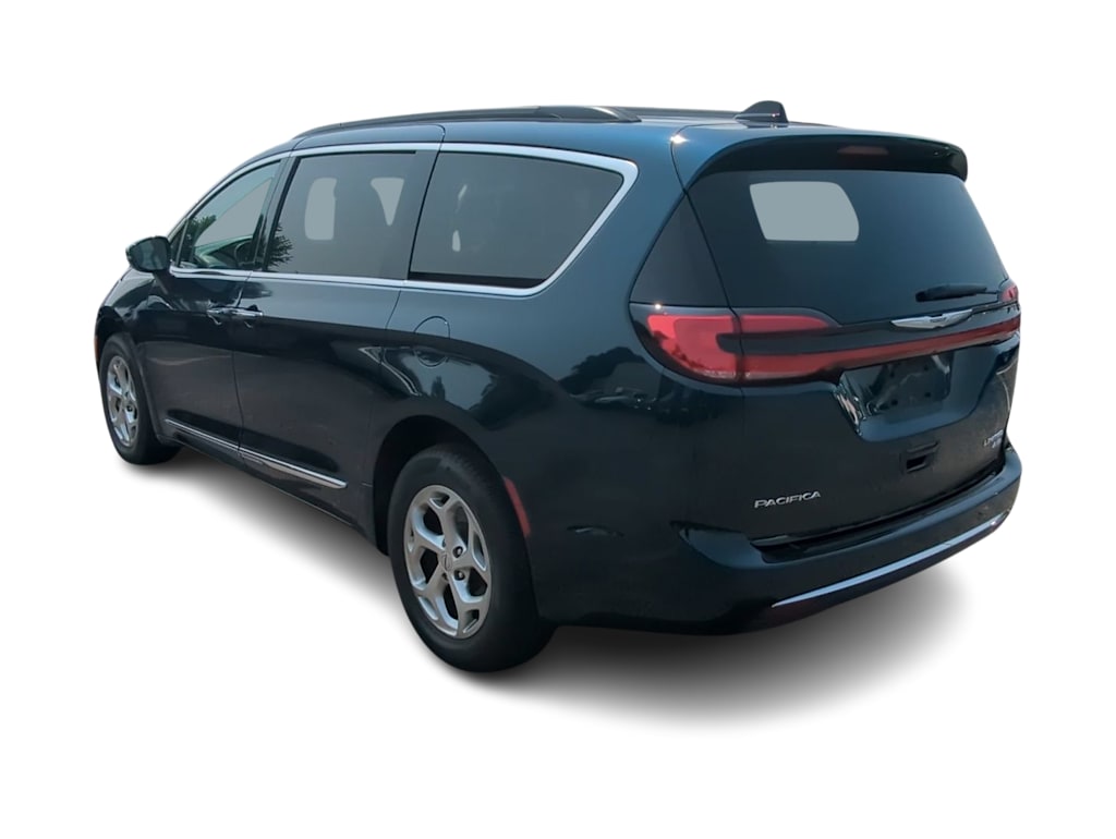 Thumbnail: 2023 Chrysler Pacifica - 4