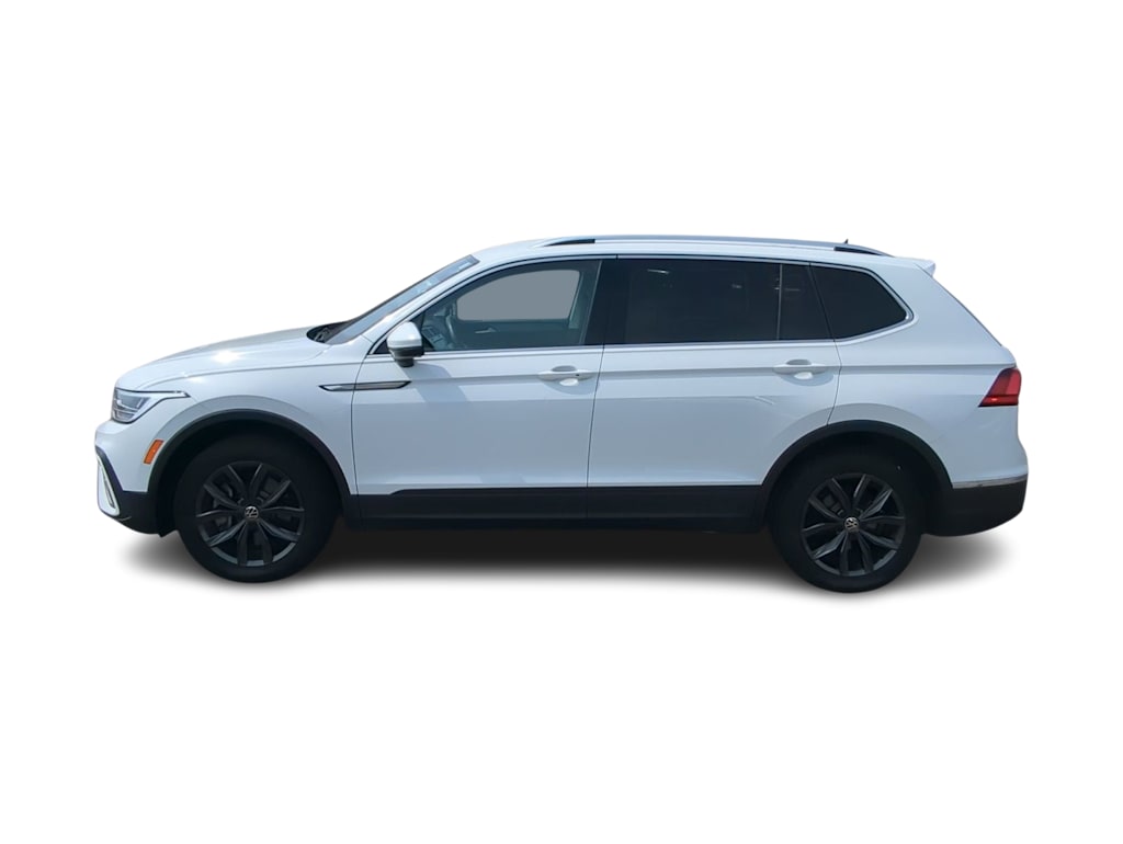 Thumbnail: 2022 Volkswagen Tiguan - 3