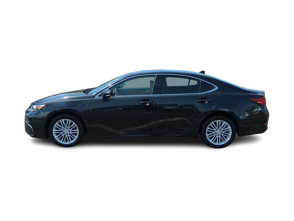 Thumbnail: 2017 Lexus ES - 3
