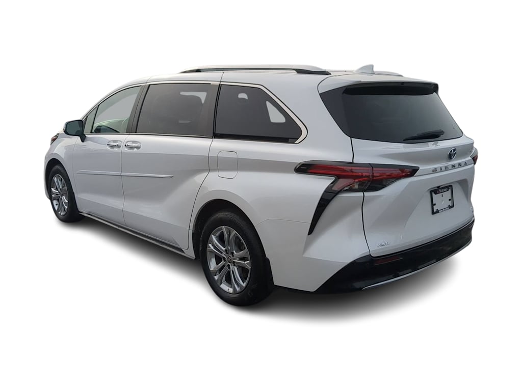 Thumbnail: 2024 Toyota Sienna - 4