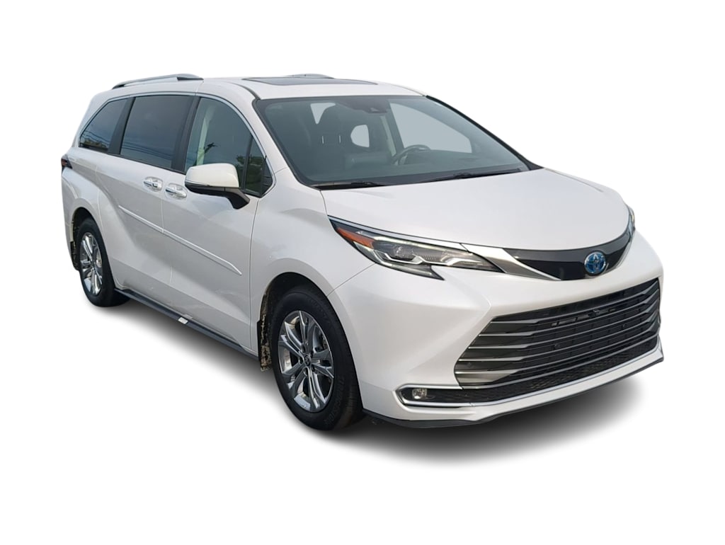 Thumbnail: 2024 Toyota Sienna - 18