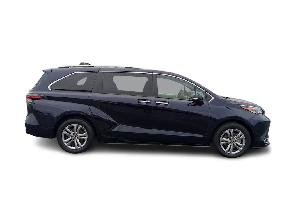 Thumbnail: 2022 Toyota Sienna - 22