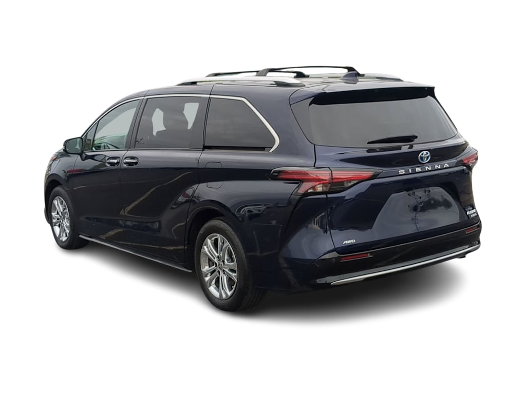 Thumbnail: 2022 Toyota Sienna - 4