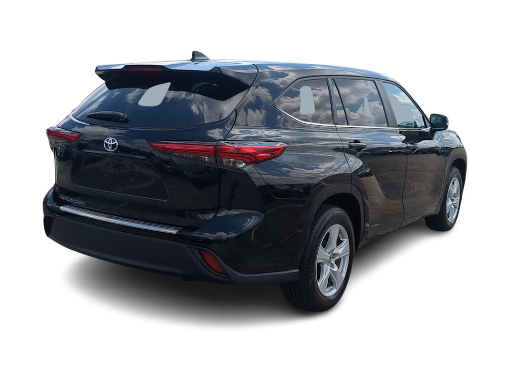 Thumbnail: 2023 Toyota Highlander - 21