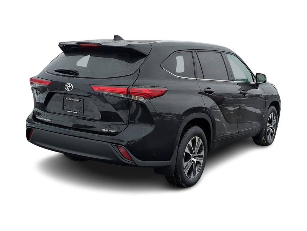 Thumbnail: 2023 Toyota Highlander - 21