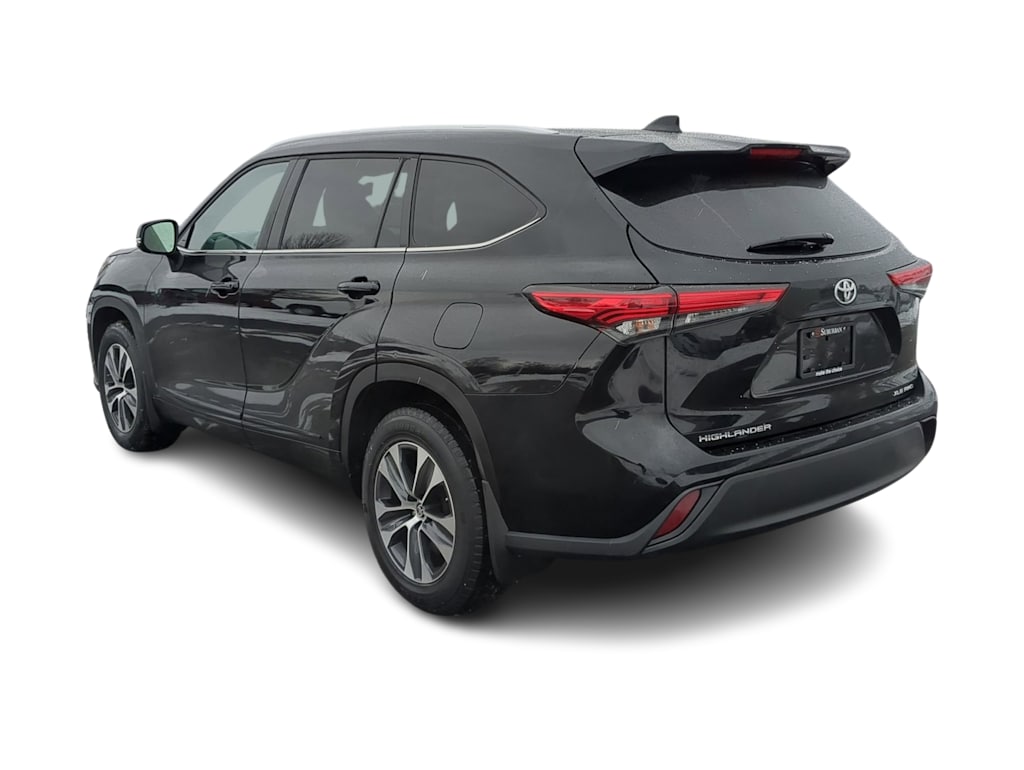 Thumbnail: 2023 Toyota Highlander - 24