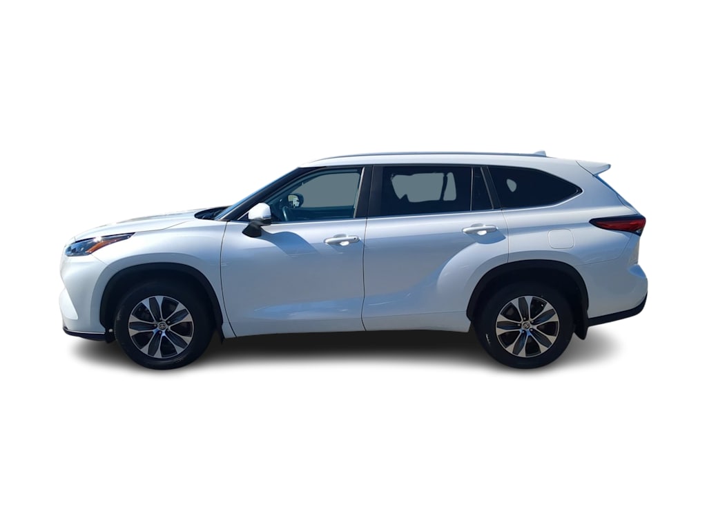 Thumbnail: 2023 Toyota Highlander - 3
