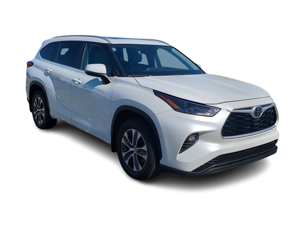 Thumbnail: 2023 Toyota Highlander - 17