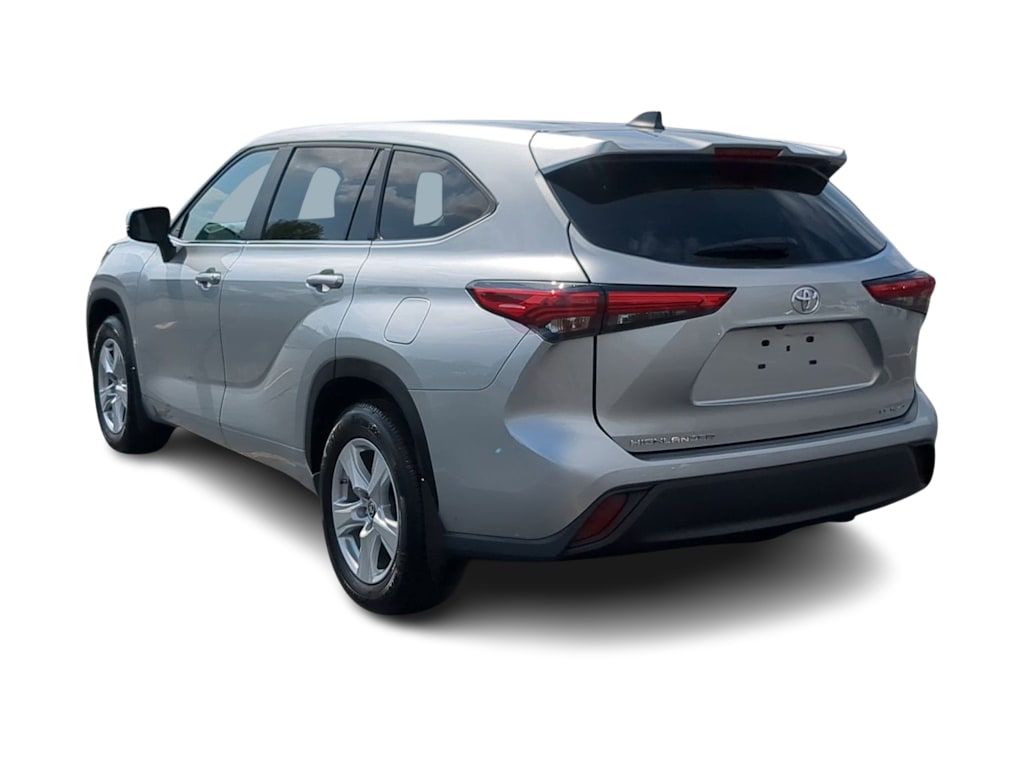 Thumbnail: 2023 Toyota Highlander - 4