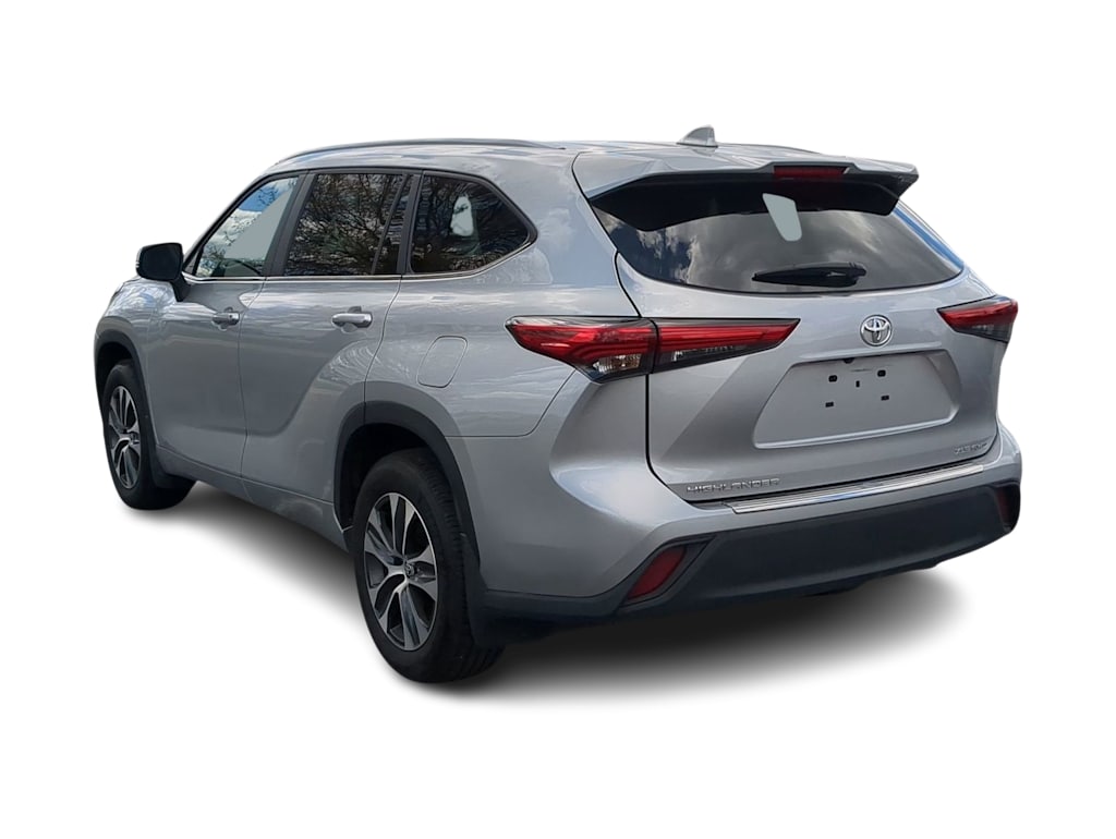 Thumbnail: 2023 Toyota Highlander - 4