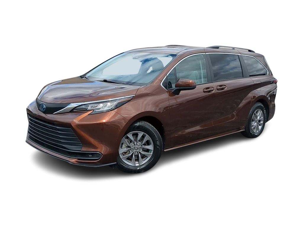 Used 2022 Toyota Sienna LE with VIN 5TDKRKEC4NS082283 for sale in Medford, OR