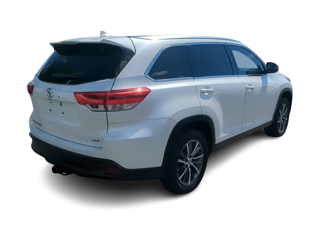 Thumbnail: 2019 Toyota Highlander - 21