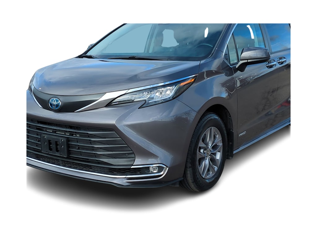 Thumbnail: 2021 Toyota Sienna - 23