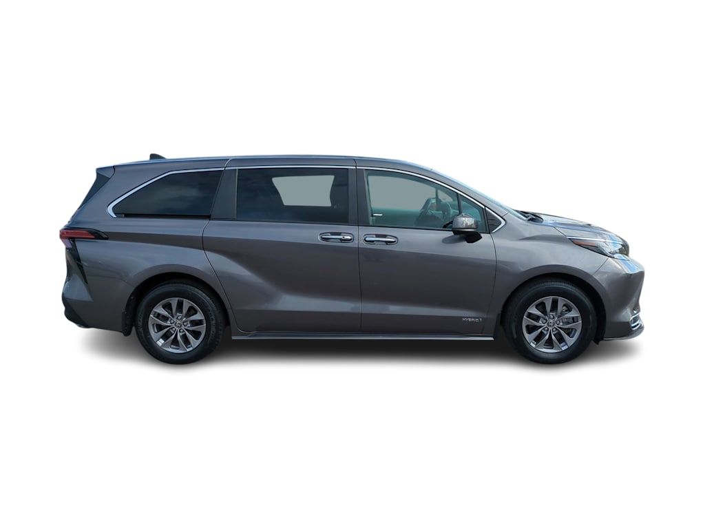 Thumbnail: 2021 Toyota Sienna - 22