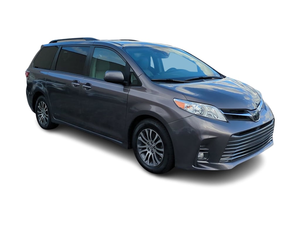 Thumbnail: 2018 Toyota Sienna - 20