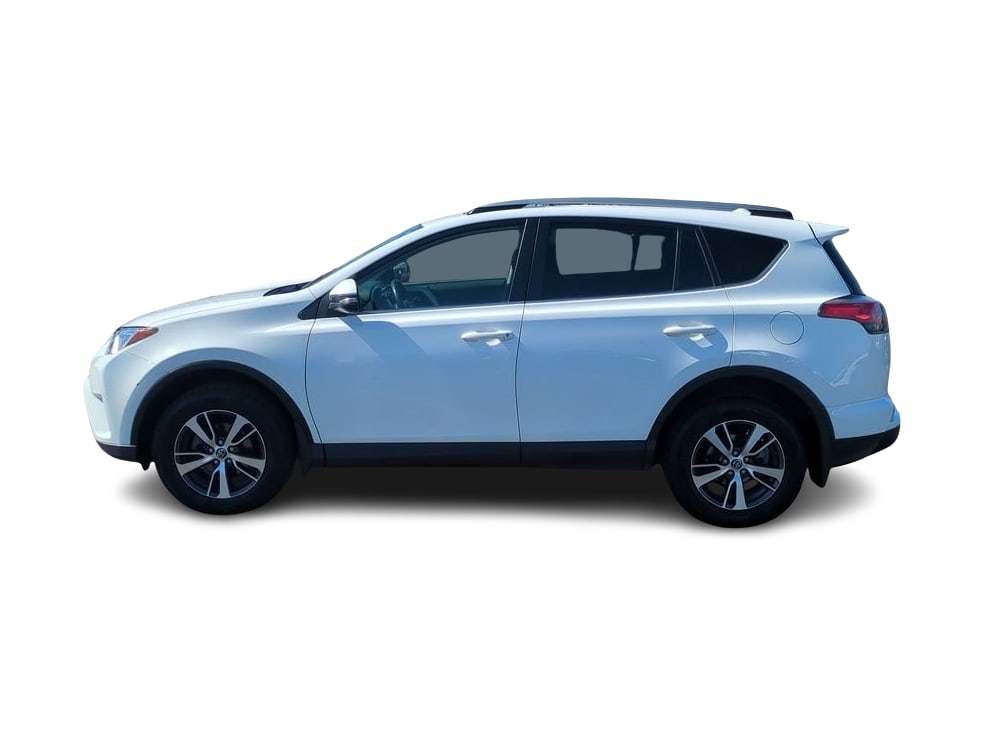 2017 Toyota RAV4 XLE 3