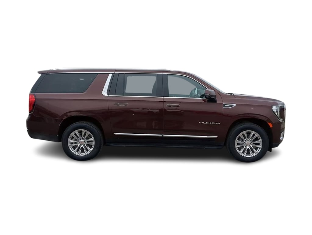 Thumbnail: 2023 GMC Yukon XL - 21