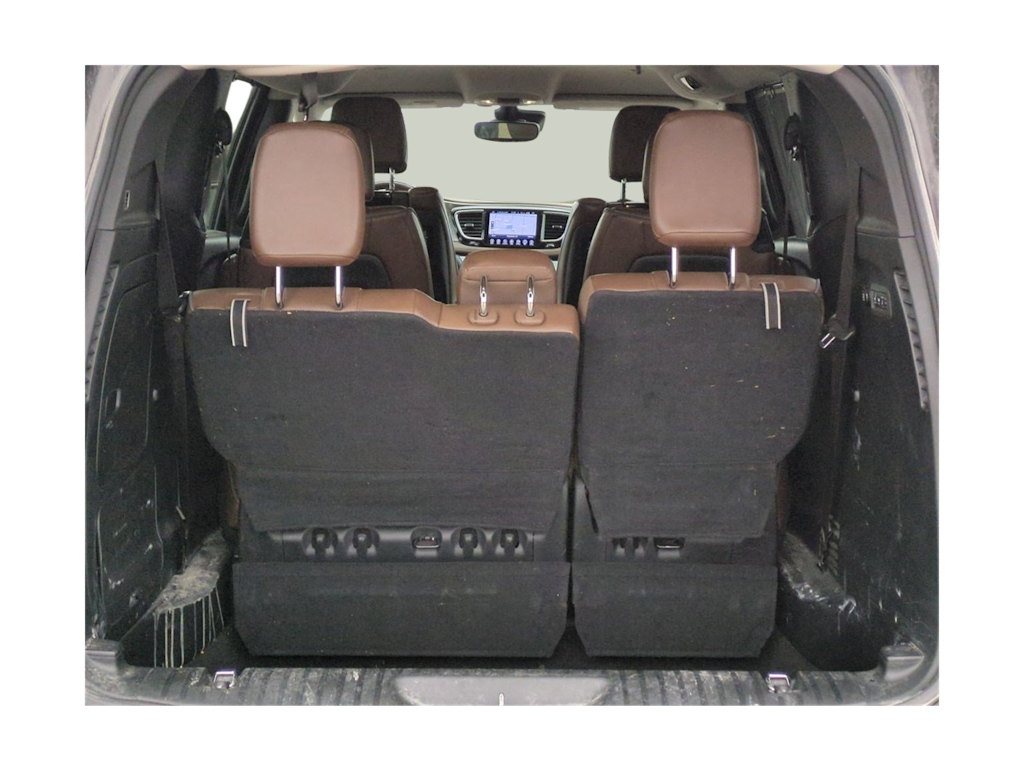 Thumbnail: 2017 Chrysler Pacifica - 17