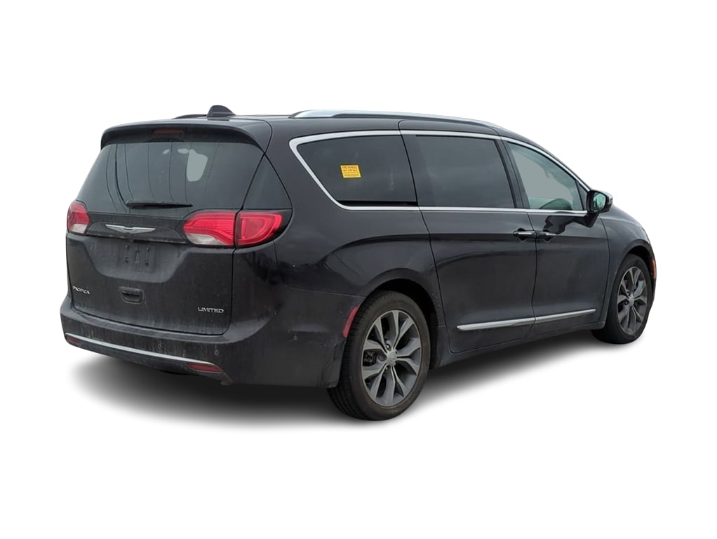 Thumbnail: 2017 Chrysler Pacifica - 20