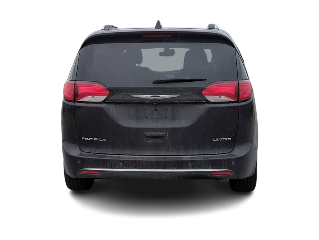 Thumbnail: 2017 Chrysler Pacifica - 5