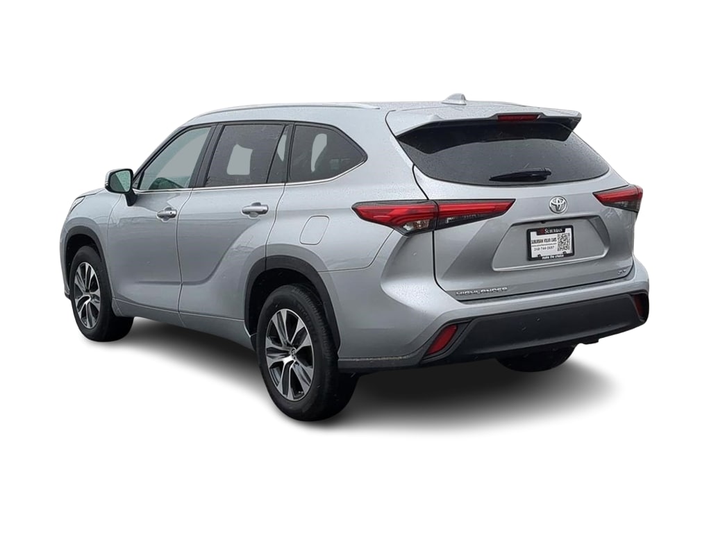 Thumbnail: 2023 Toyota Highlander - 4