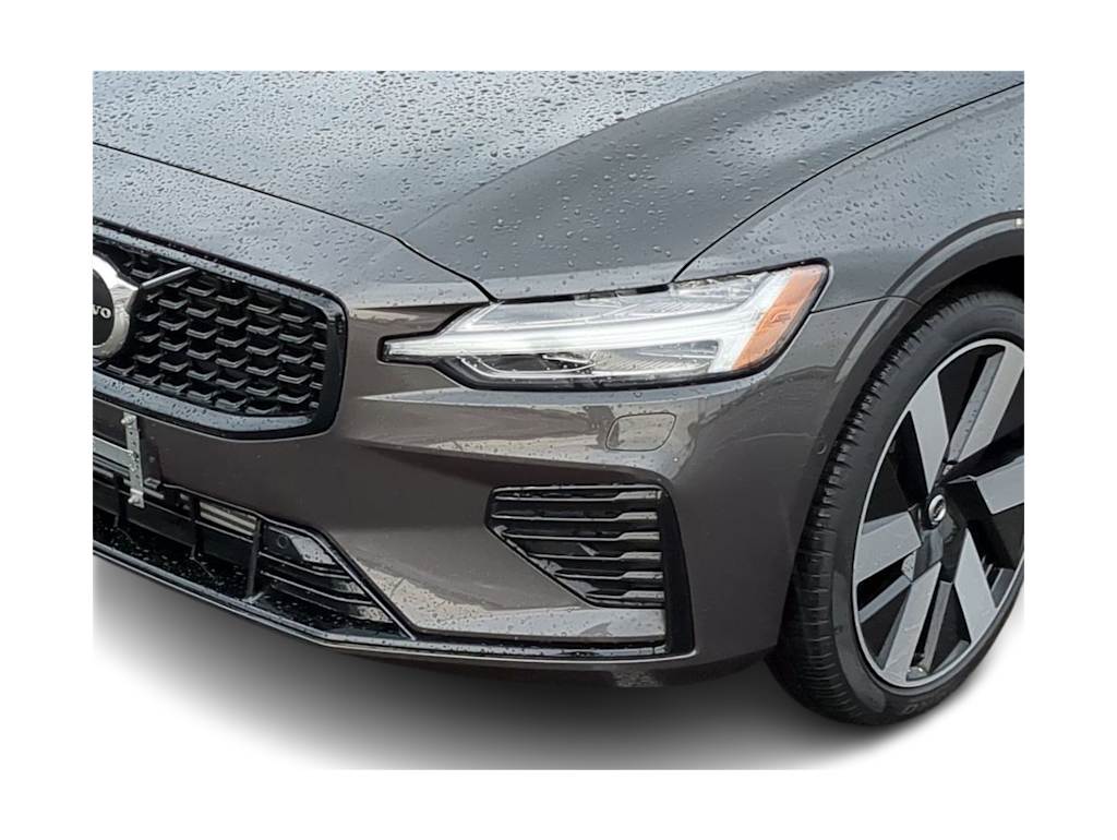 Thumbnail: 2025 Volvo S60 - 21
