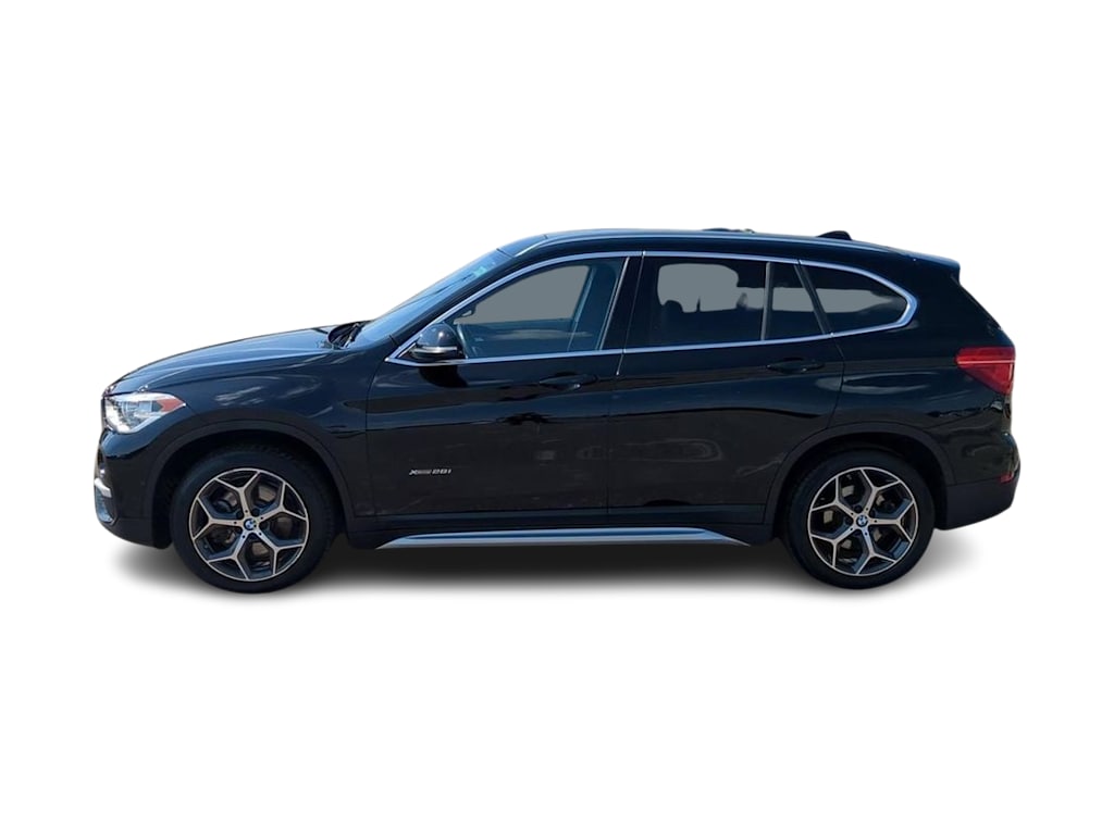 Thumbnail: 2017 BMW X1 - 3