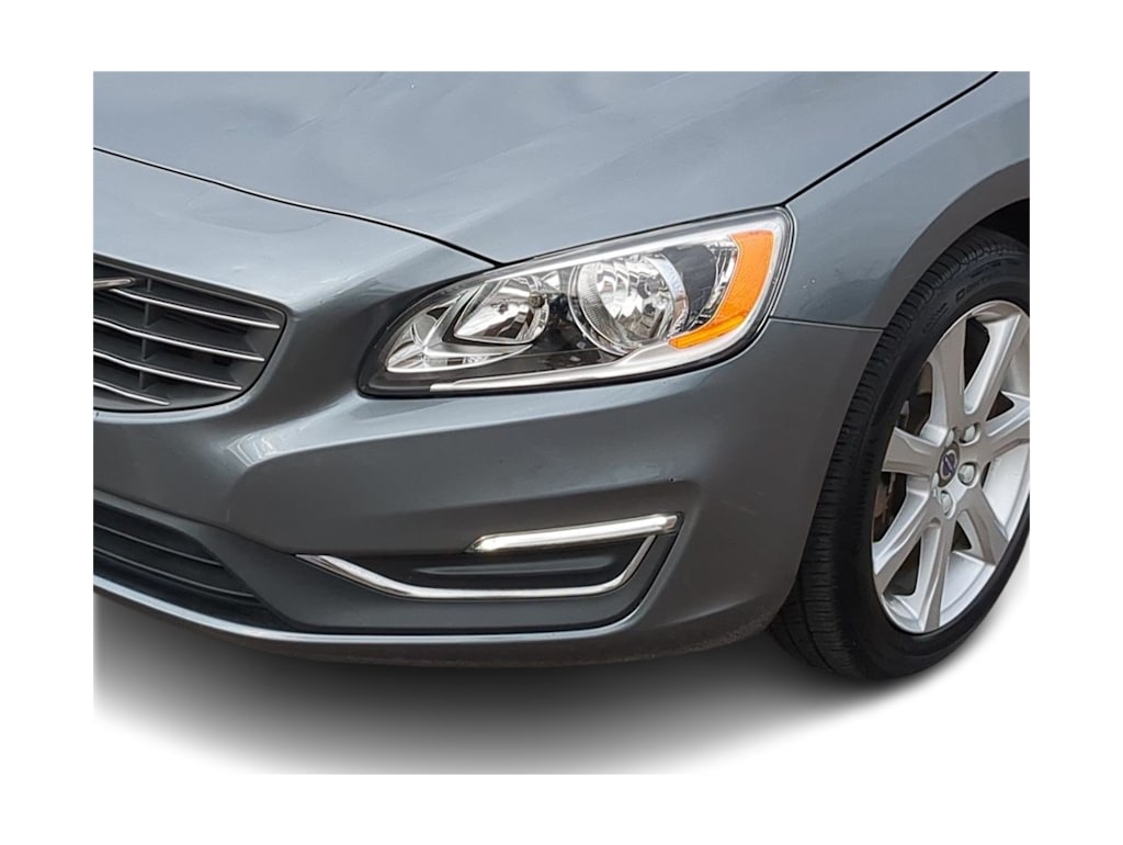 Thumbnail: 2016 Volvo S60 - 16