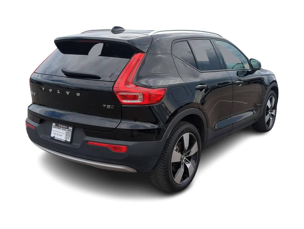 Thumbnail: 2021 Volvo XC40 - 18