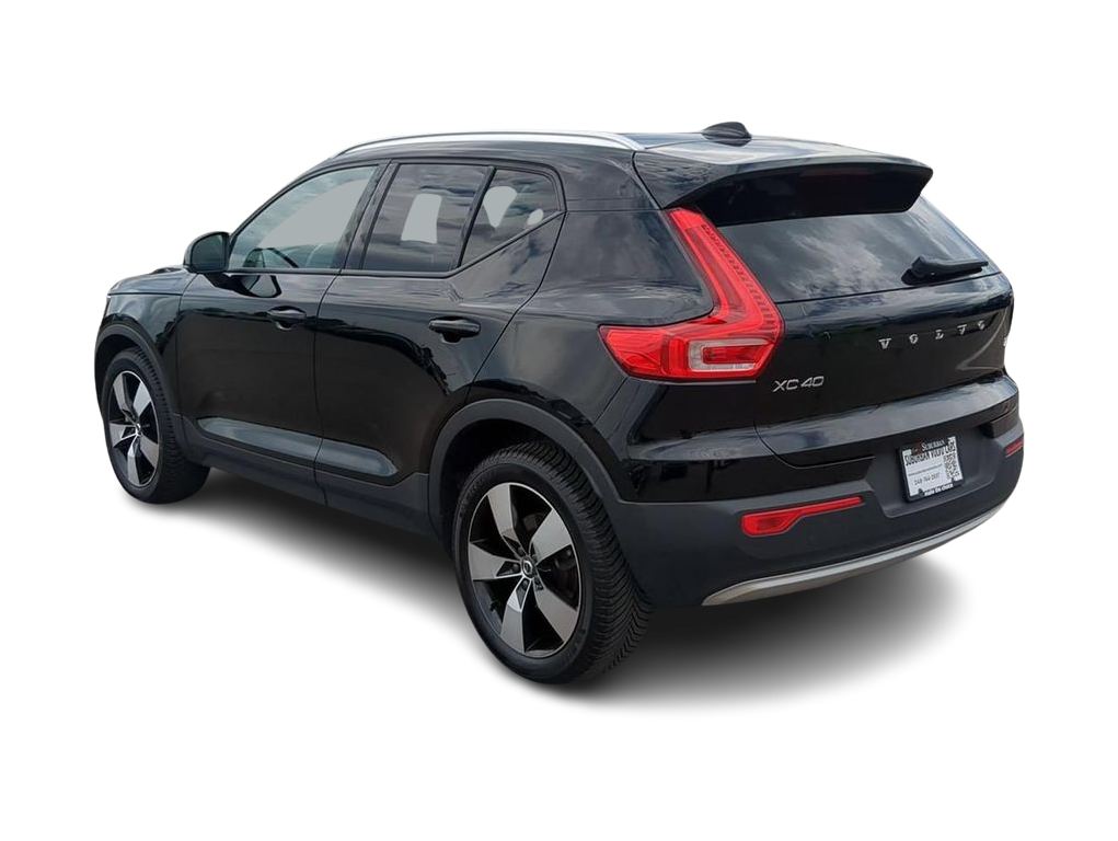 Thumbnail: 2021 Volvo XC40 - 4