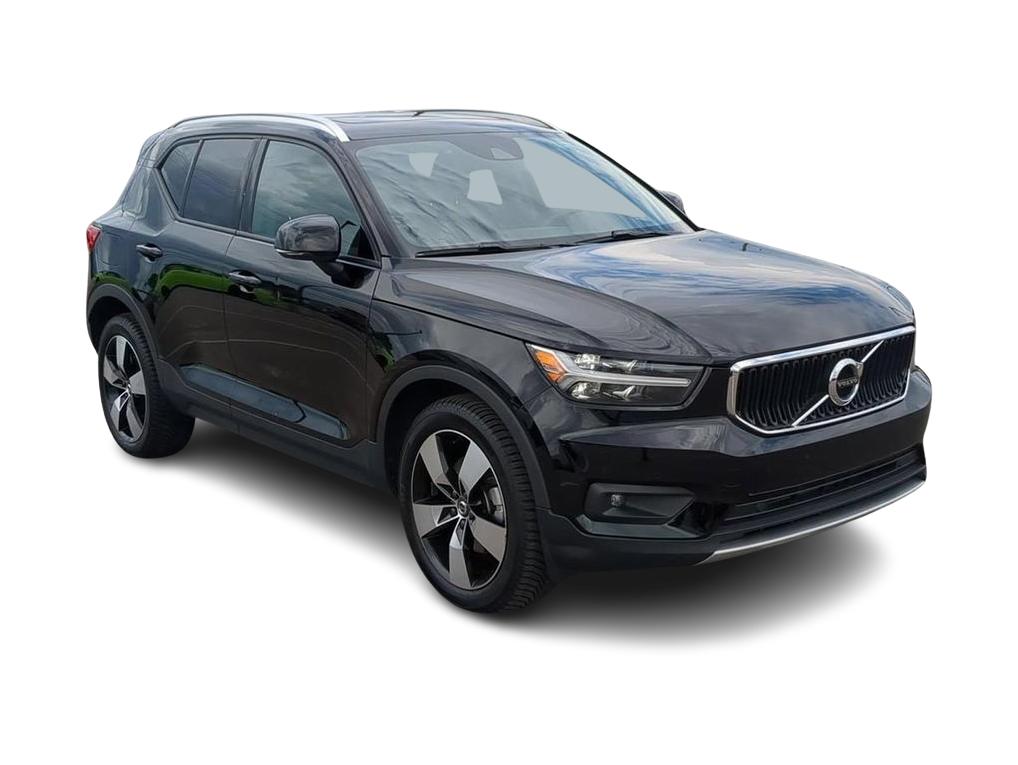 Thumbnail: 2021 Volvo XC40 - 20