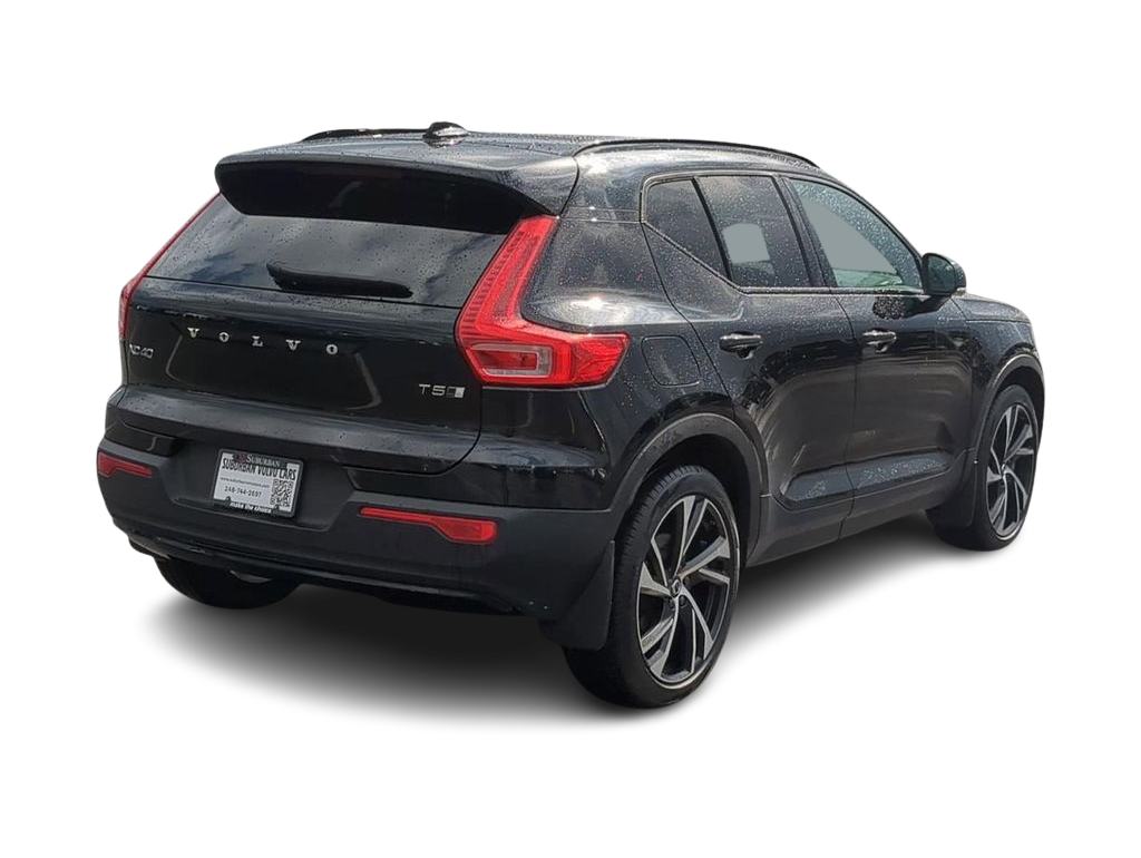 Thumbnail: 2021 Volvo XC40 - 20