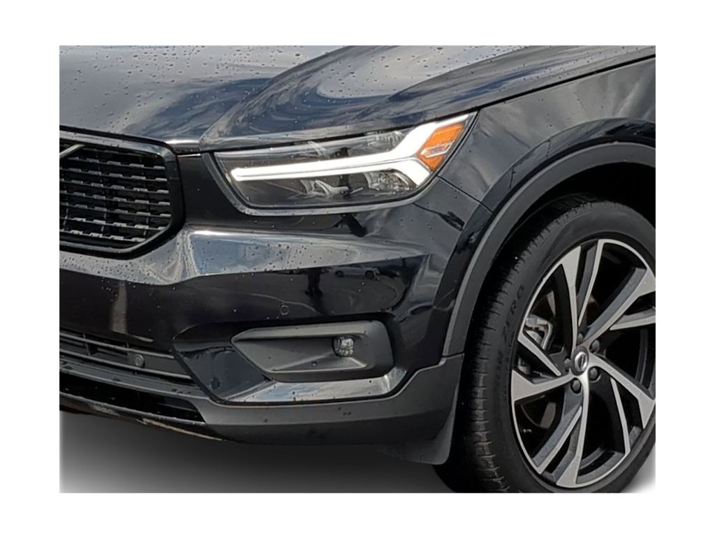 Thumbnail: 2021 Volvo XC40 - 23