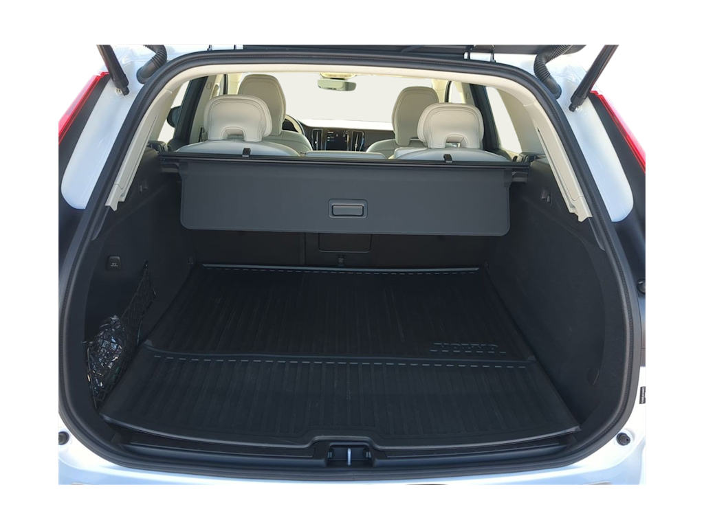 Thumbnail: 2025 Volvo XC60 - 17