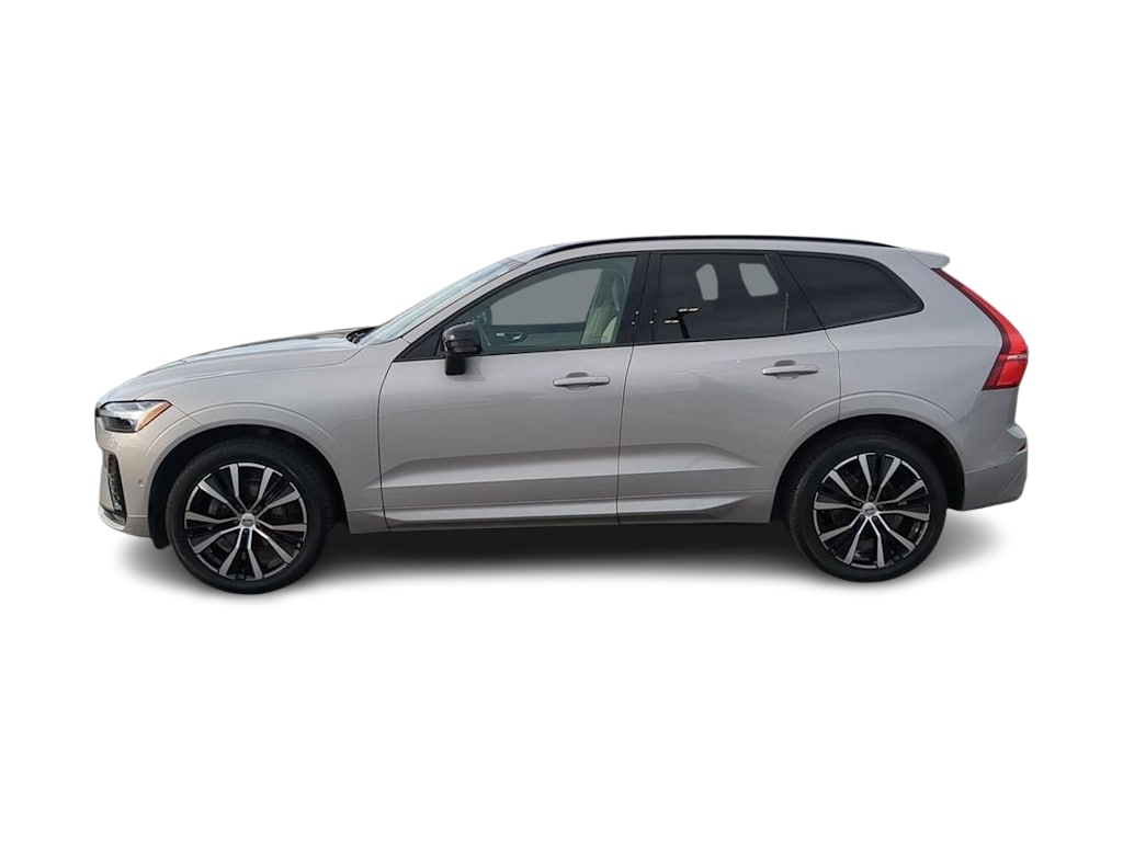 Thumbnail: 2023 Volvo XC60 - 3