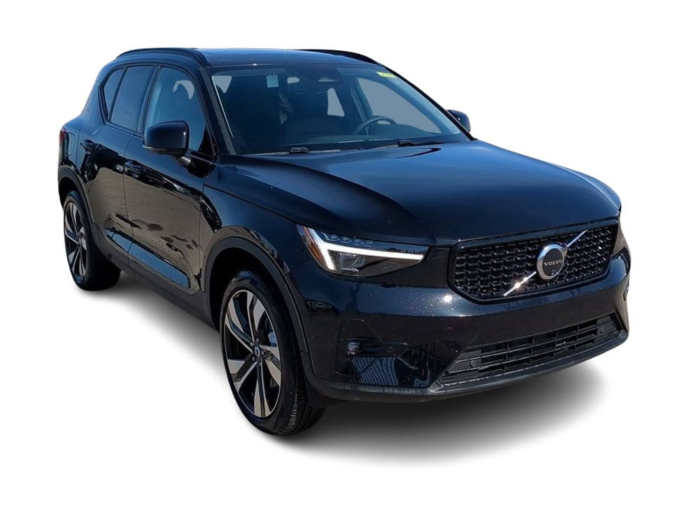 Thumbnail: 2025 Volvo XC40 - 21