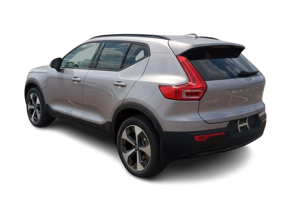 Thumbnail: 2026 Volvo XC40 - 4