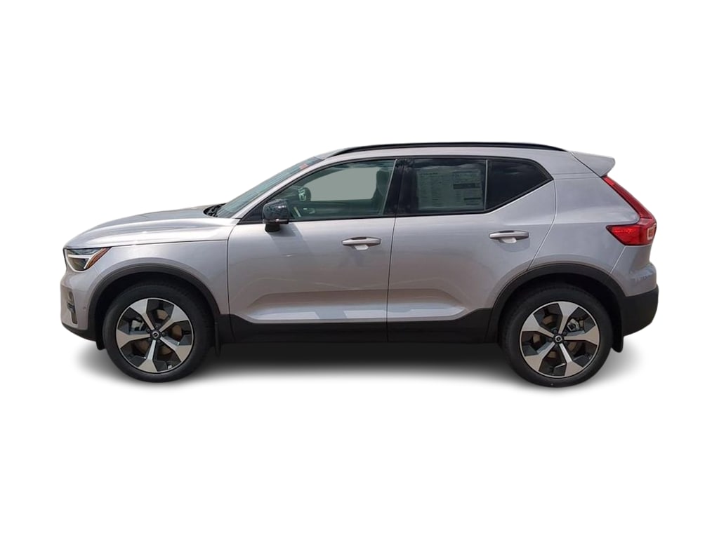 Thumbnail: 2026 Volvo XC40 - 3